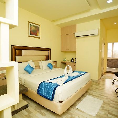 Hotel Sk Riverfront Vijayawāda Exterior foto